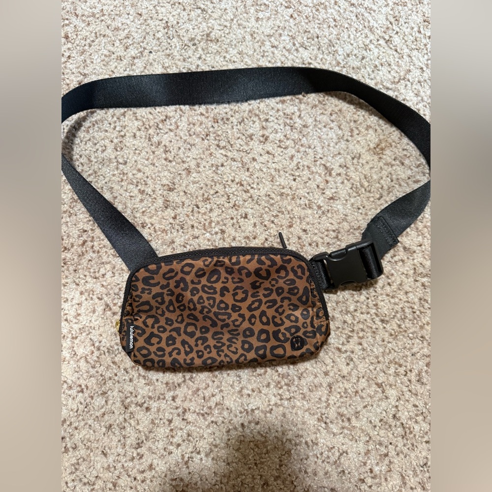 Lululemon Everywhere Leopard Print Belt Bag